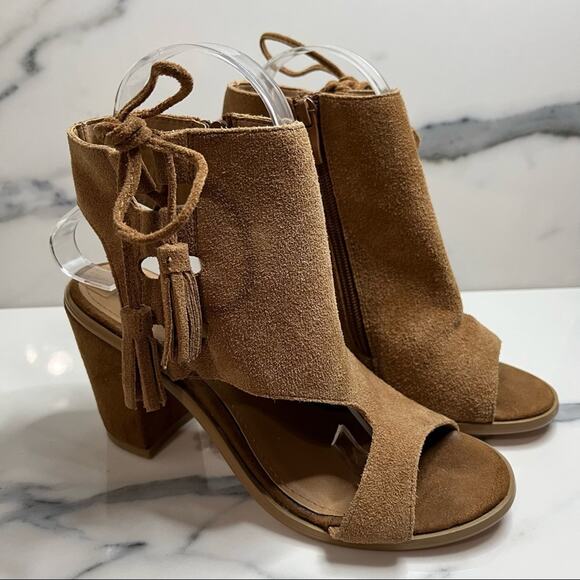 Very Volatile | Women's Brown Leather Festival Chucky Heel Peeptoe Booties Sz 6 - Picture 1 of 6